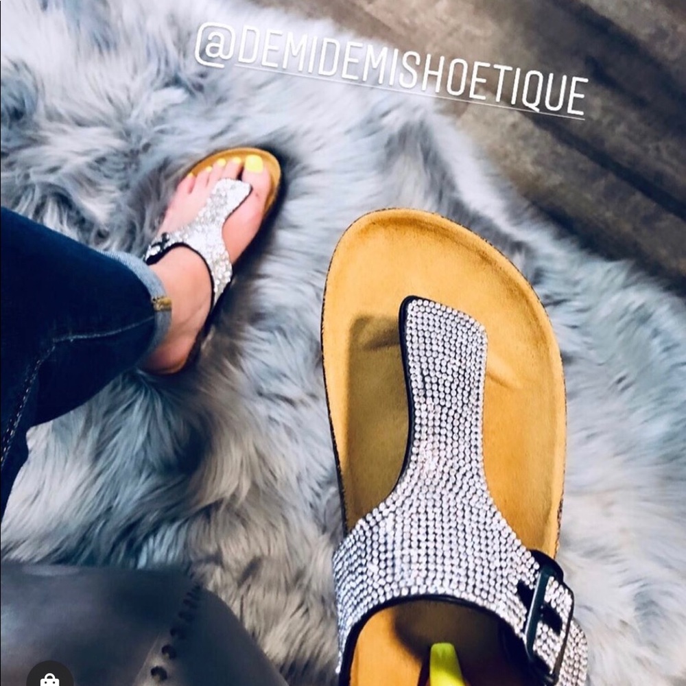 “GLITZY” Slides